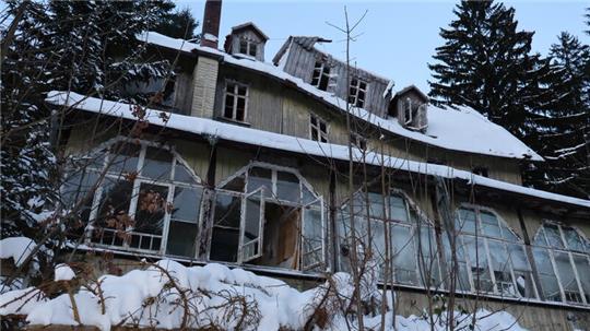 Einsturzgefährdetes Haus 