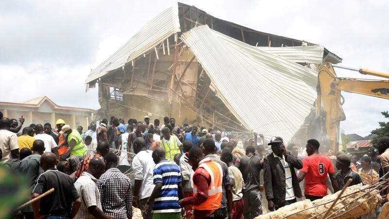 Schulgebäude in Nigeria stürzt ein - mindestens 22 Tote Das Gebäude stürzte während des Unterrichts ein.