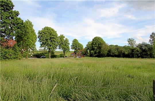 Das Gelände an der Warne ist präferierter Standort für das Gerätehaus.  Foto: Hohaus