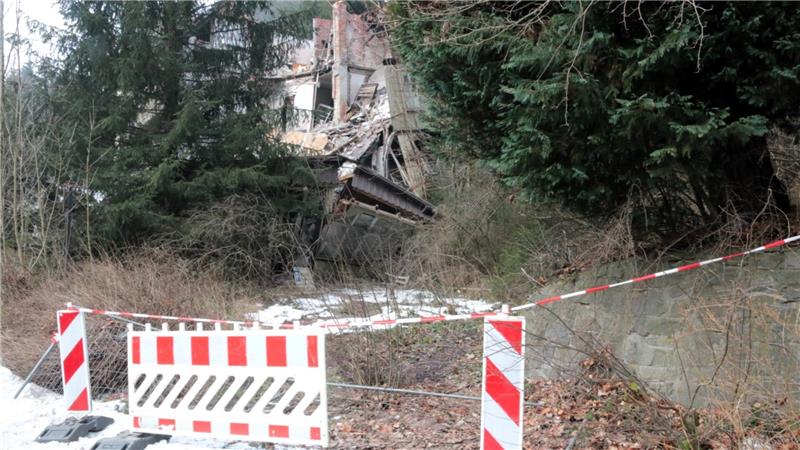 Absperrung zu einer Ruine