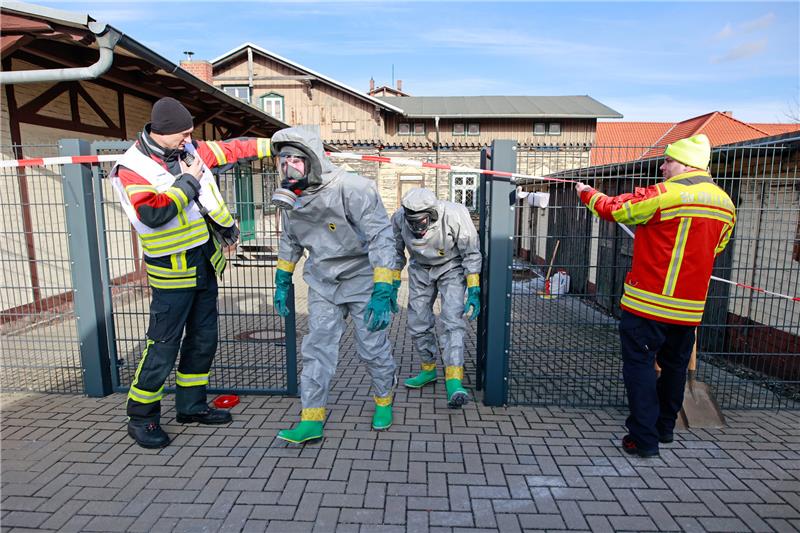 Quecksilber in Wernigerode verschüttet – Herkunft weiter unklar Das Gelände wurde abgeriegelt. Foto: picture alliance/dpa | Matthias Bein