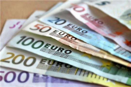 Das Geld wird knapper: Für 2023 rechnet die Verwaltung mit einem Haushaltsloch von 9,7 Millionen Euro.  Foto: Pixabay