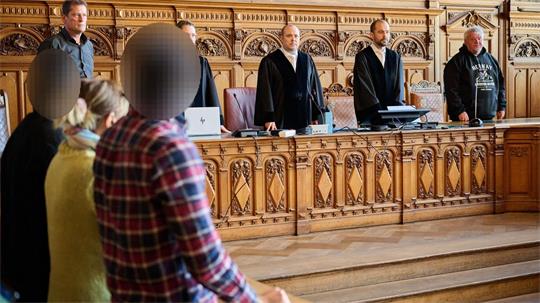 Das Gericht hat die beiden Angeklagten zu langen Haftstrafen verurteilt.