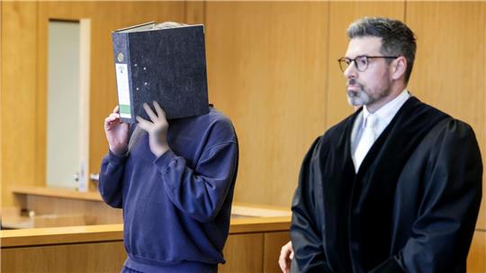 Das Gericht stellte die besondere Schwere der Schuld fest.