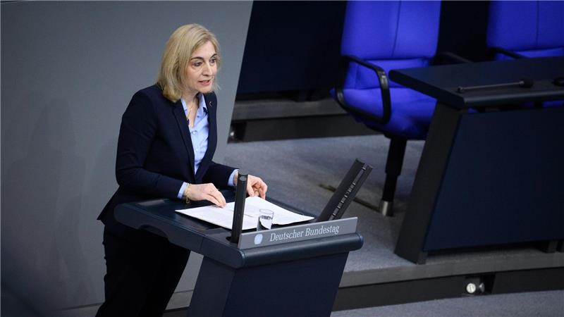 Das Gesetz von Gesundheitsministerin Nina Warken soll eine flexiblere Umsetzung vor Ort ermöglichen. 