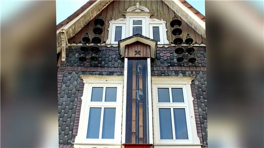 Das Glockenspiel auf dem Thomas-Merten-Platz stammt aus den 1980ern. Es ist repariert und soll wieder erklingen. Fotos: Knoke