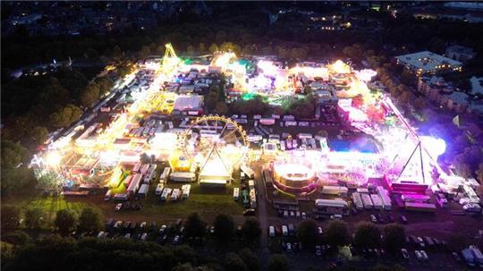 Das Goslarer Schützenfest leuchtet bei Nacht