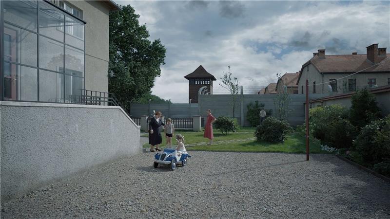 Das Grauen von Auschwitz hinter der Gartenmauer. Doch das Drama «The Zone Of Interest» spielt vor der Mauer.