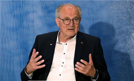 «Das Grundgesetz ist mehr als nur eine Ansammlung von Paragrafen»: Heinz Hilgers
