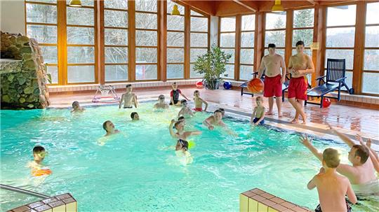 Das Hallen- und Freizeitbad im Ramsenweg gehört zu den Einrichtungen, die von der Braunlage-Tourismus-Gesellschaft vorgehalten werden.
