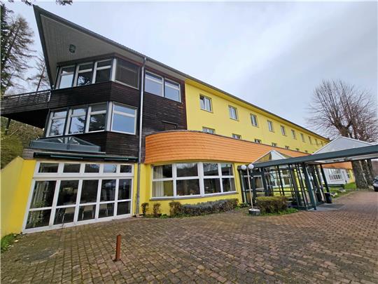 Das Haus Hessenkopf nimmt vom Mai an Flüchtlinge auf. Der entsprechende Vertrag läuft zunächst anderthalb Jahre. Foto: Sowa