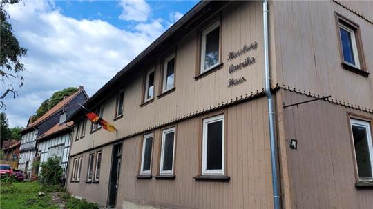 Das Haus Nummer 47 in der Dr.-Heinrich-Jasper-Straße trägt ab sofort den Namen "Harzburg-Amerika-Haus".
