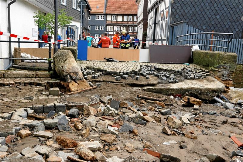 Das Hochwasser im Juli 2017 hinterlässt eine Spur der Verwüstung in der Altstadt. Umweltverbände und Anwohner kritisieren, dass Schutzmaßnahmen trotzdem nur schleppend umgesetzt werden. Archivfoto: Epping