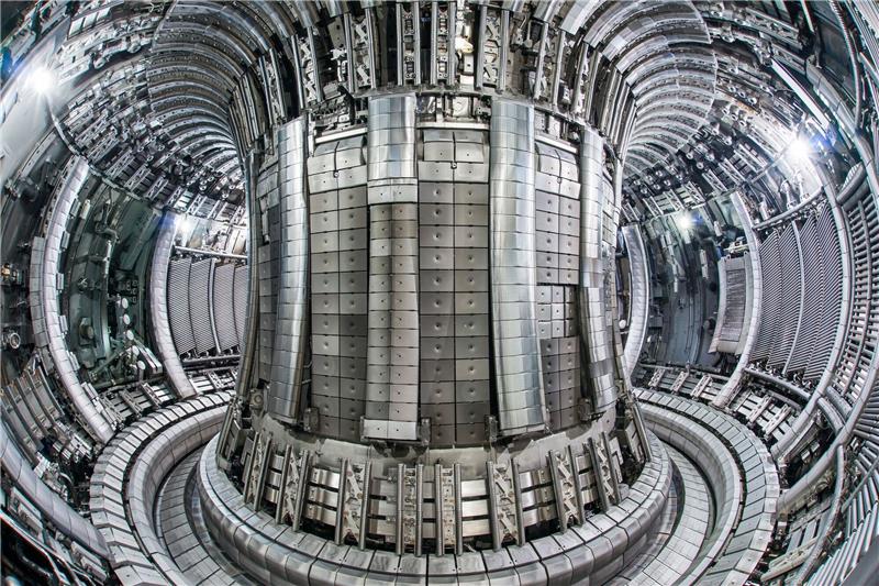 Europäisches Projekt erreicht Weltrekord bei Kernfusion Das Innere der Kernfusionsanlage «Jet» (Joint European Torus) im britischen Culham.