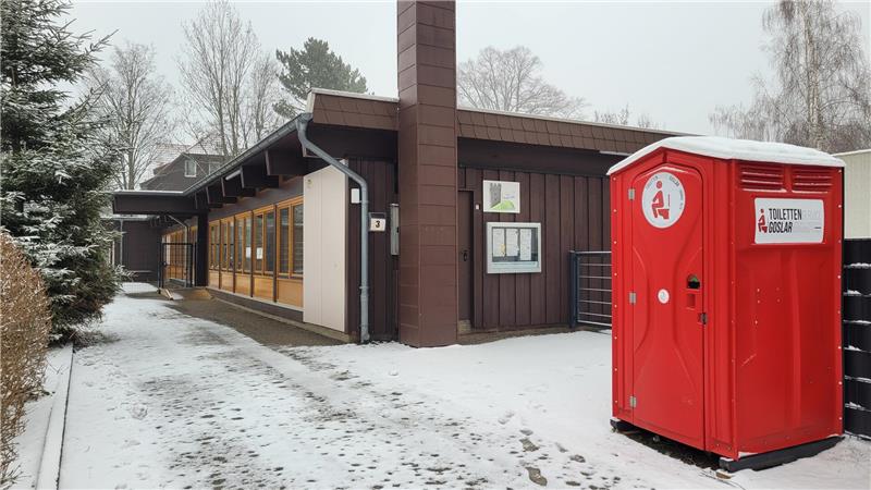 Bad Harzburg: An diesen Straßen und Gebäuden wird 2026 gebaut Das Innere der Kita Burgstraße ist zurzeit noch Baustelle, das Toilettenhäuschen lässt es erahnen.