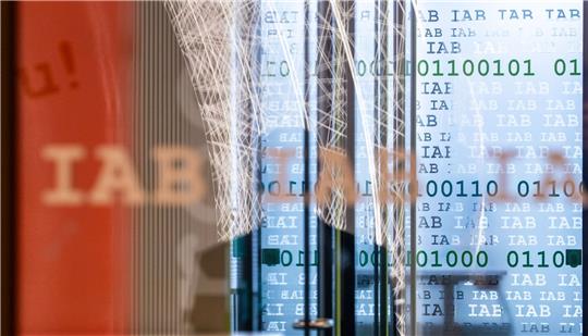 Das Institut für Arbeitsmarkt- und Berufsforschung ermittelt die Zahl der Beschäftigten.