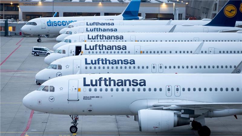 Das Kabinenpersonal der Lufthansa will streiken. (archivbild)