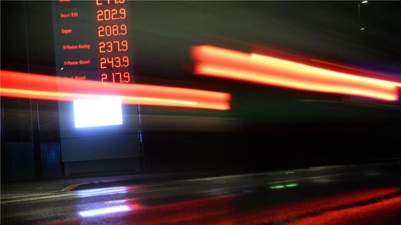 Regierung bringt Spritpreis-Paket auf Weg - was geplant ist Das Kartellamt soll besser gegen unangemessen hohe Preise vorgehen.