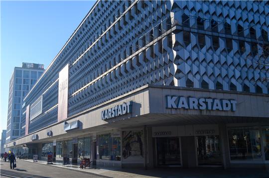 Das Kaufhaus „Galerie Karstadt Kaufhof“ in der Innenstadt von Magdeburg. Die Warenhauskette Galeria Karstadt Kaufhof hatte beim Amtsgericht Essen einen Insolvenzantrag gestellt. Foto: picture alliance/dpa | Klaus-Dietmar Gabbert
