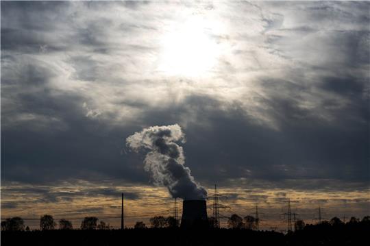 Das Kernkraftwerk Emsland. Vor 62 Jahren nahm das erste Atomkraftwerk in Deutschland seinen kommerziellen Betrieb auf.