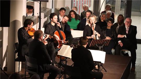 Das Klarinettenquintett in A-Dur gehört zu den bedeutendsten Kammermusikwerken. Eine der renommiertesten Instrumentalsolisten, Sabine Meyer, spielt es mit dem Goldmund-Streichquartett.