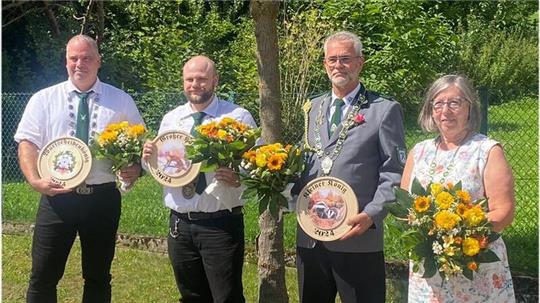 Das Königshaus 2024: Wurfscheibenkönig Kai Hanke (v.l), Großer König Christoph Busse, Kleiner König Michael Teuber und Bürgerkönigin Jutta Breust.