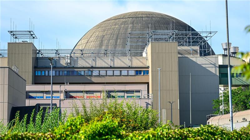 Das Kraftwerk Emsland ist eins der letzten deutschen Atomkraftwerke und wird derzeit zurückgebaut. (Archivbild)