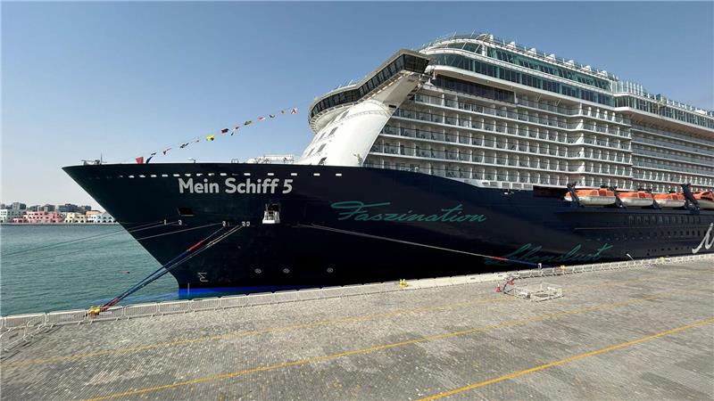 Das Kreuzfahrtschiff „Mein Schiff 5“ konnte die Straße von Hormus passieren