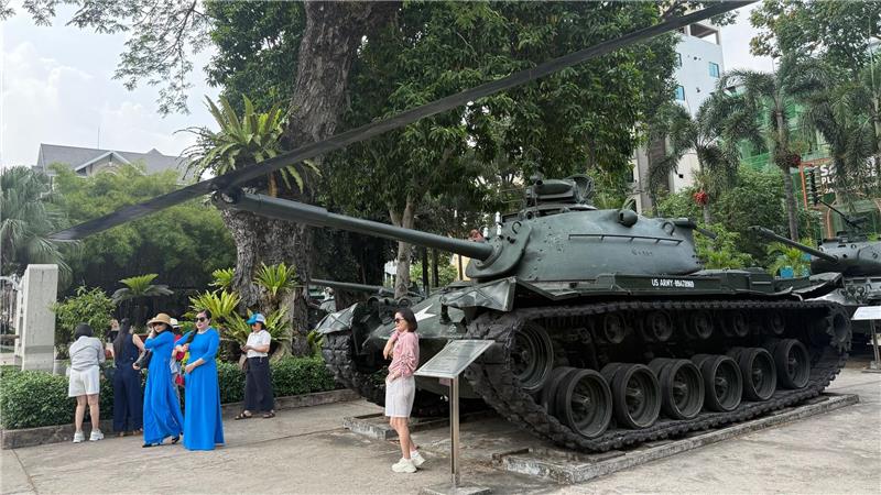 Das Kriegsmuseum (War Remnants Museum) in Ho-Chi-Minh-Stadt erlebt gerade einen besonderen Andrang.