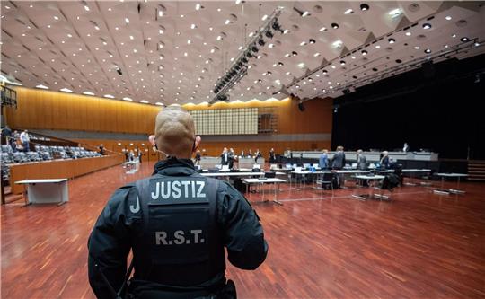 Das Landgericht Braunschweig muss die Hauptverhandlung im VW-Dieselprozess für gut zwei Monate unterbrechen.