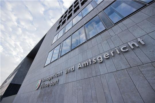 Das Landgericht Düsseldorf hat einen Clan-Chef zu einer Gefängnisstrafe verurteilt.