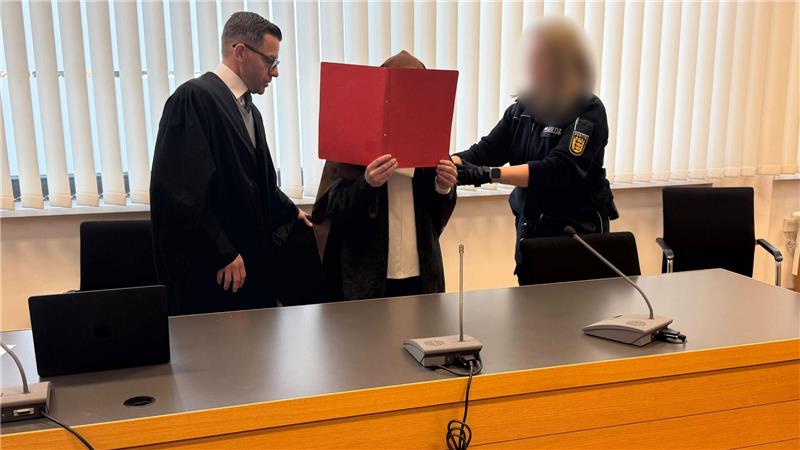 Als Lehrerin ausgegeben: Hochstaplerin erhält Haftstrafe Das Landgericht Heidelberg verurteilte die Frau nun unter anderem wegen gewerbsmäßigen Betrugs und Urkundenfälschung. (Archivbild)