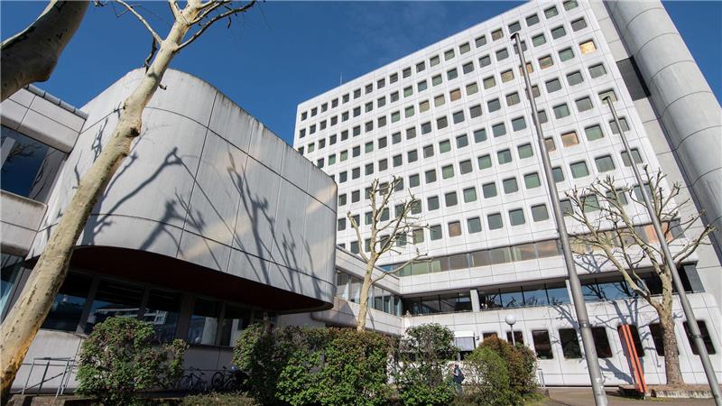 Weder Freunde noch Spielplatz: Prozess um weggesperrtes Kind Das Landgericht hat mehrerer Verhandlungstermine bis Mitte Februar anberaumt. (Archivbild)