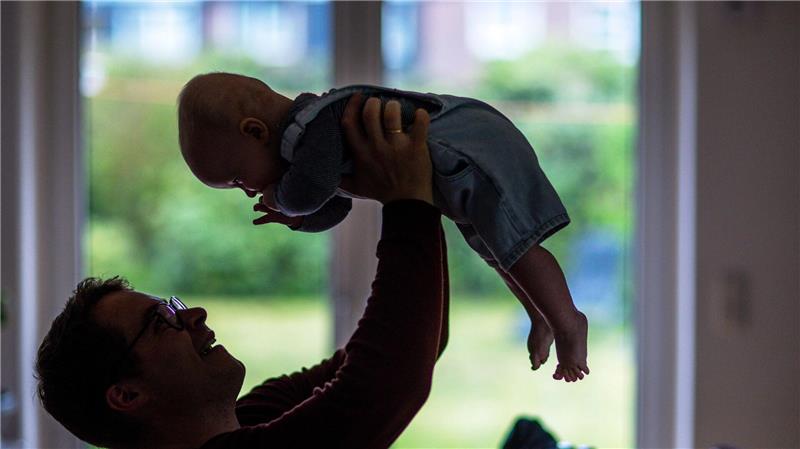Kindheit bis Alter – Gehirnstruktur durchläuft fünf Phasen Das Leben hat verschiedene Phasen - das spiegelt sich auch im Gehirn wider. (Archivbild)