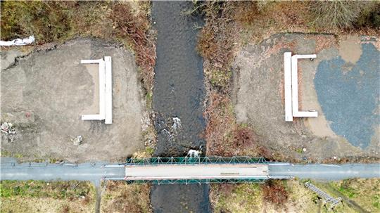 Das Loch über die Oker am Vienenburger Ortseingang bleibt noch bis Juni offen.  Foto: Neuendorf