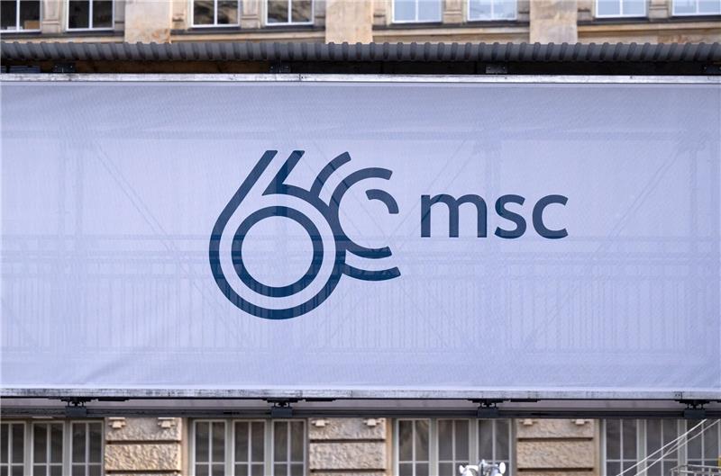 Zwei Kriege und ein Alptraum: Die (Un-)Sicherheitskonferenz Das Logo der Münchner Sicherheitskonferenz. Im Hotel Bayerischer Hof kommen von Freitag bis Sonntag rund 50 Staats- und Regierungschefs und mehr als 100 Minister aus aller Welt zusammen.