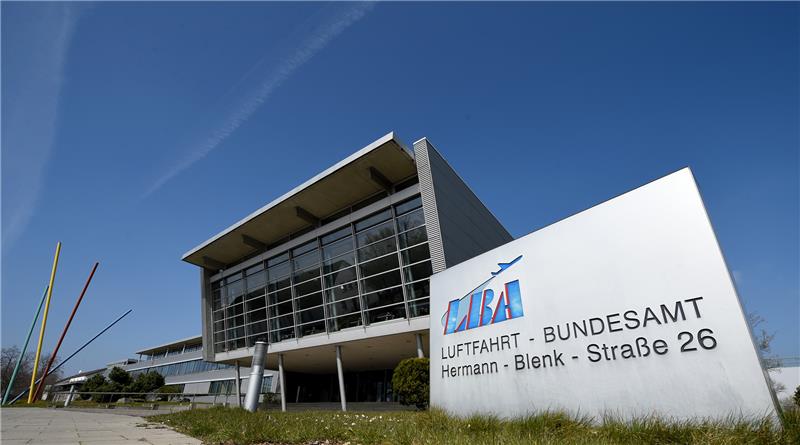 Für jedes Haus ein eigener Energieplan Das Luftfahrtbundesamt in Braunschweig. Das Braunschweiger Unternehmen Alware übernahm die thermische Gebäudesimulation. Foto: Holger Hollemann/dpa
