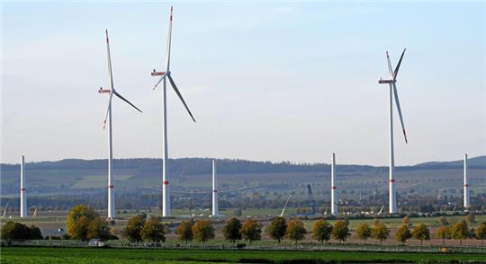 Das Lutter-Becken wird demnächst von zwei Windparks eingerahmt - auf der Haar entsteht einer mit zwölf Anlagen, im Ambergau (Foto) wächst einer mit sieben Anlagen in die Höhe.