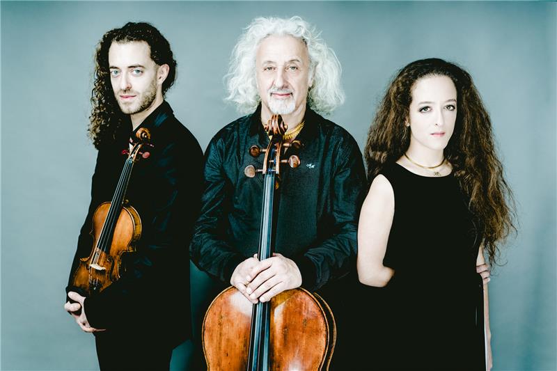 Harz-Classix-Konzert in Gedenken an Wegbereiter Röthele Das Maisky-Trio, bestehend aus Vater Mischa (Mitte) und seinen Kindern Sascha und Lily, wird beim Konzert am 6. Oktober Solistenrollen übernehmen. Foto: Andrej Grilc