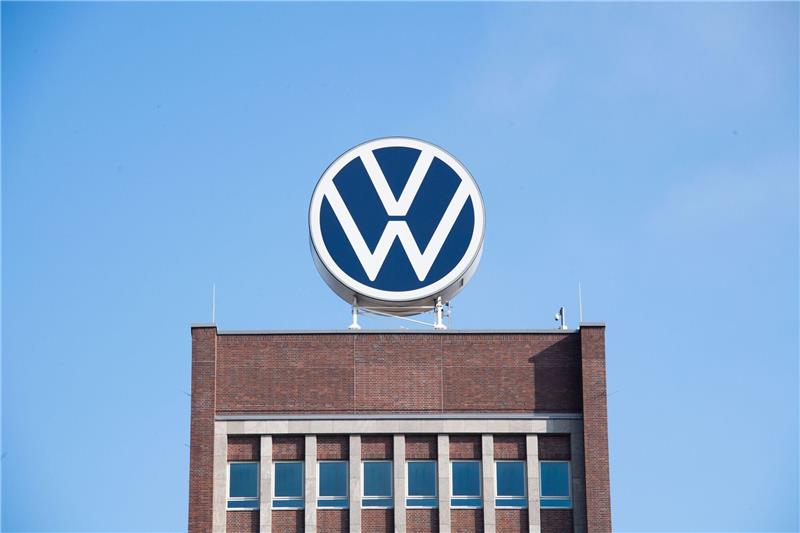 Volkswagen investiert Milliarden in Brasilien Das Markenhochhaus von Volkswagen auf dem Gelände des Autokonzerns in Wolfsburg.