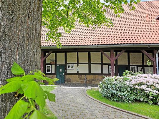 Das Museum in der Remise birgt Fundstücke von Ausgrabungen auf der Harzburg genauso wie Gegenstände täglichen Lebens längst vergangener Tage. Fotos: Potthast