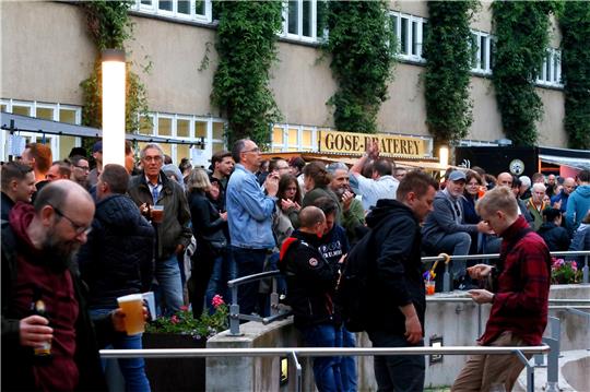 Das Museums-Ufer ist fast immer gut gefüllt.  Fotos: Epping