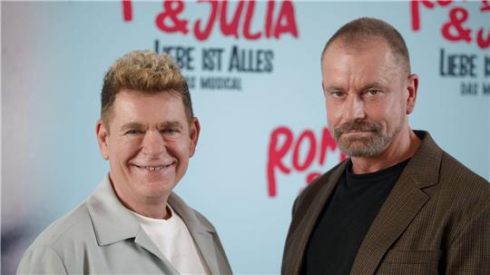 Das Musical  „Romeo & Julia – Liebe ist alles“ von Peter Plate (links) und Ulf Leo Sommer geht bald auf Tournee.