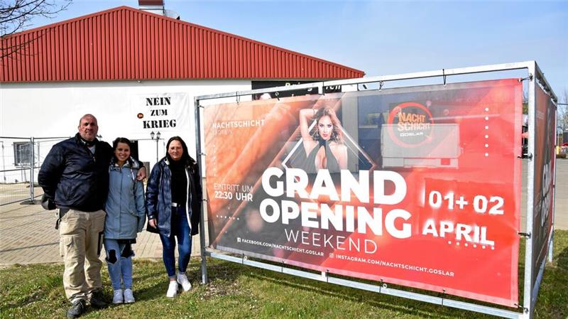 Das „Nachtschicht“-Team Salvatore und Tina Sapiente sowie Sonja Bröckling (v.l.) beim Neustart nach der Corona-Zwangspause.
