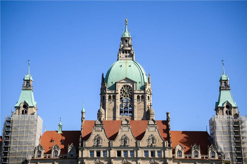 Arbeitgeber: Onays Pläne für City nicht mehrheitsfähig Das Neue Rathaus in Hannover mit Kuppel und Aussichtsplattform.