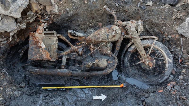 Wasserarme Donau wird zur Asservatenkammer der Geschichte Das Niedrigwasser der Donau legte ein Motorrad aus dem Zweiten Weltkrieg frei - sowie die sterblichen Überreste zweier Wehrmachtssoldaten.