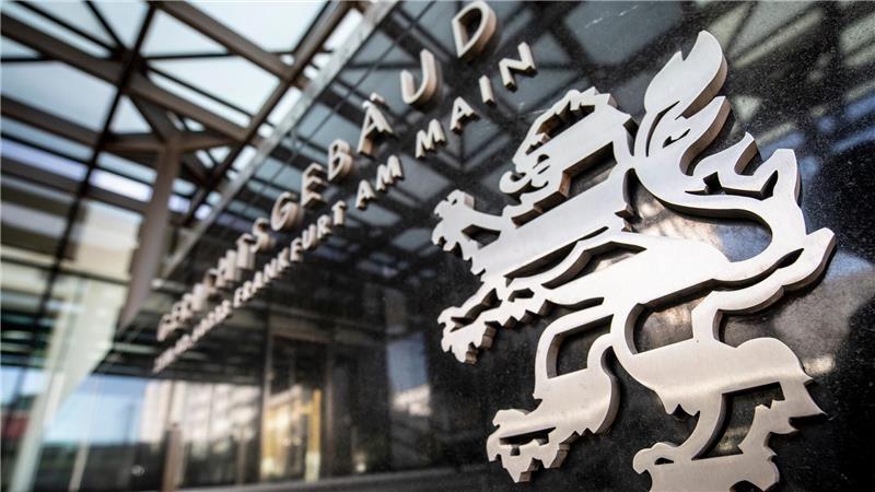 Justiz will 720 Millionen Euro von russischer Bank einziehen Das OLG Frankfurt will 720 Millionen Euro russisches Vermögen einziehen.
