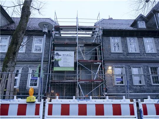 Das Oberharzer Bergwerksmuseum ist schon seit längerer Zeit Baustelle. Jetzt wurden bei einem Durchbruch Schäden entdeckt, die neue Kosten in Millionenhöhe zur Folge haben könnten. Fotos: GZ-Archiv