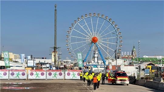 Das Oktoberfest bleibt bis mindestens 17 Uhr geschlossen.