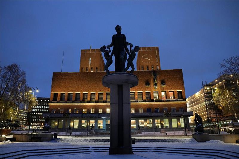 Friedensnobelpreis in Zeiten des Krieges Das Osloer Rathaus, Veranstaltungsort der Friedensnobelpreisverleihung im vergangenen Jahr. Der Preis wird in Norwegen verliehen, die anderen Auszeichnungen werden in Schweden überreicht. So hat es Alfred Nobel gewollt.